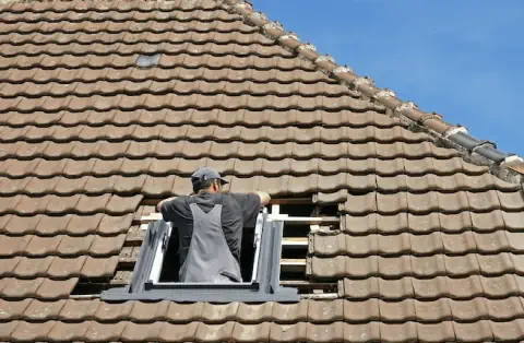 Pose de velux - Châtel-Montagne